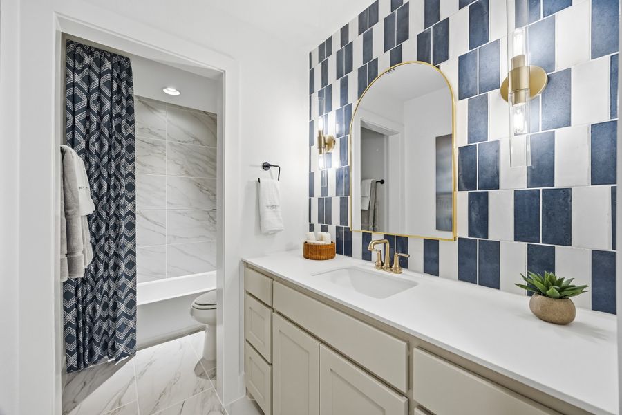 Representative furnished interior of a home built from the Victoria by Windsor Homes in Oak Ridge Park, Corinth (Image 46).