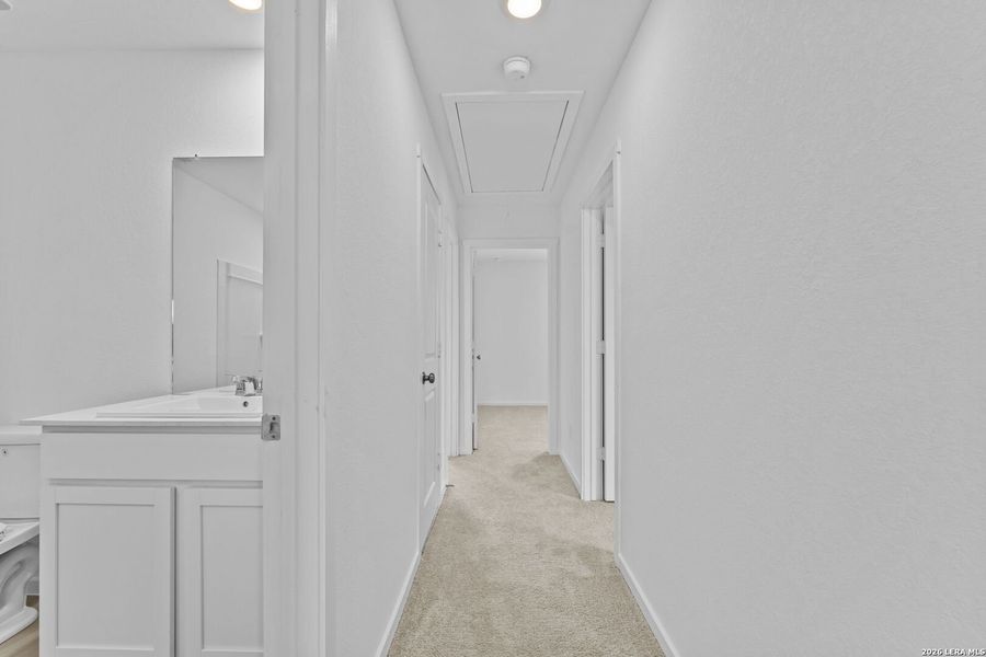 Spacious, unfurnished interior of a new home in Spring Grove, St. Hedwig (Image 16).