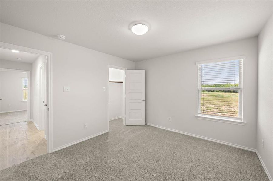 Spacious, unfurnished interior of a new home in Mountain Valley, Burleson (Image 20).