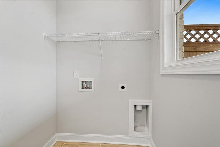 Spacious, unfurnished interior of a new home in Ward's Crossing Townhomes, Johns Creek (Image 14).