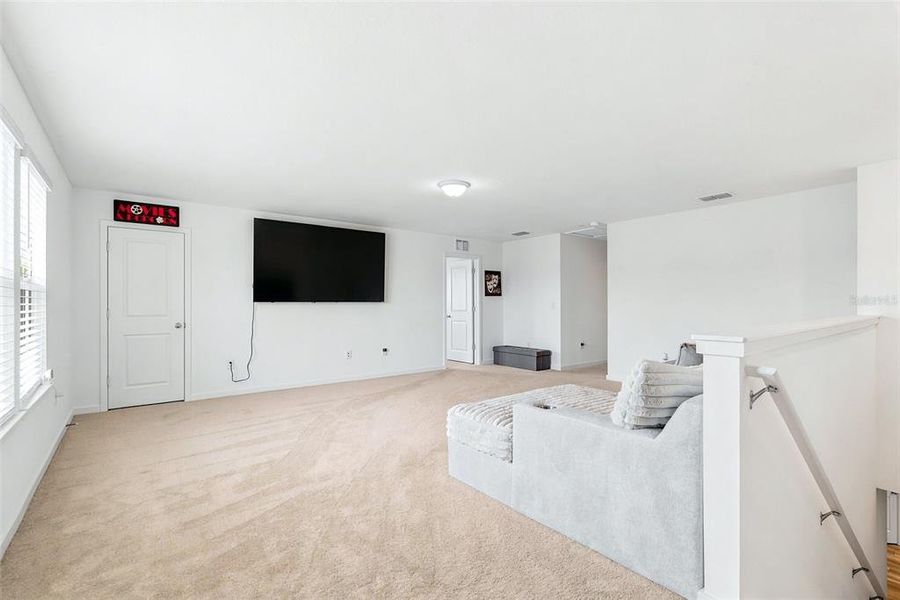 Spacious, unfurnished interior of a new home in Oakfield Lakes, Parrish (Image 21). Spacious, unfurnished interior of a new home in Oakfield Lakes, Parrish (Image 21).
