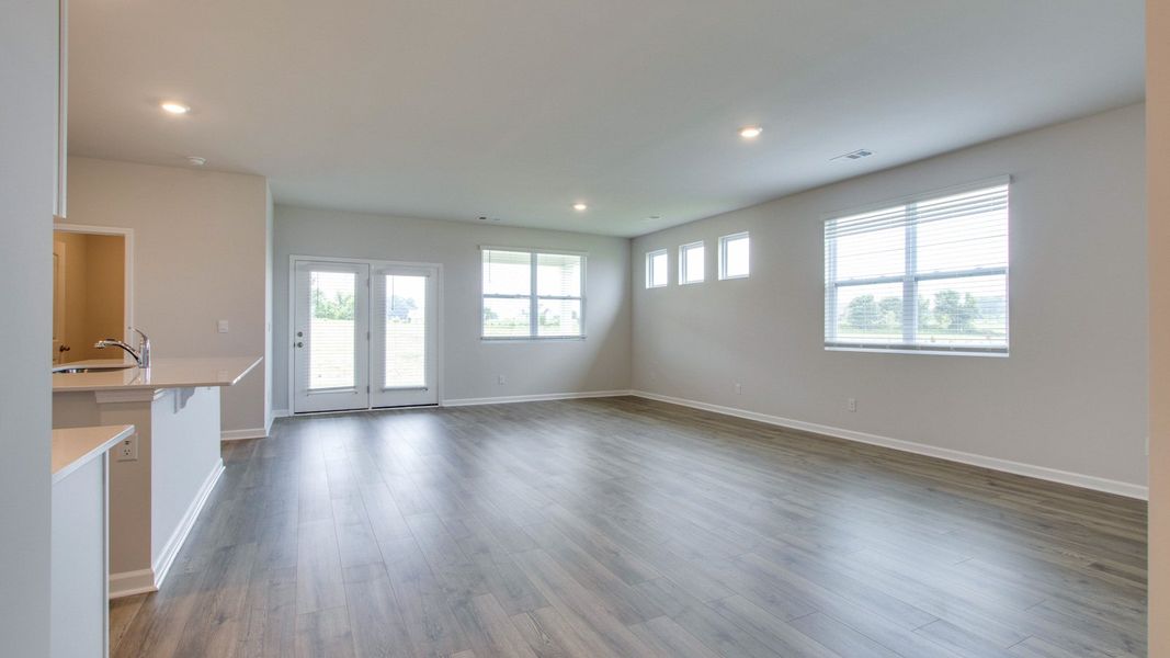 Spacious, unfurnished interior of a new home in Nexus South, Gallatin (Image 14).