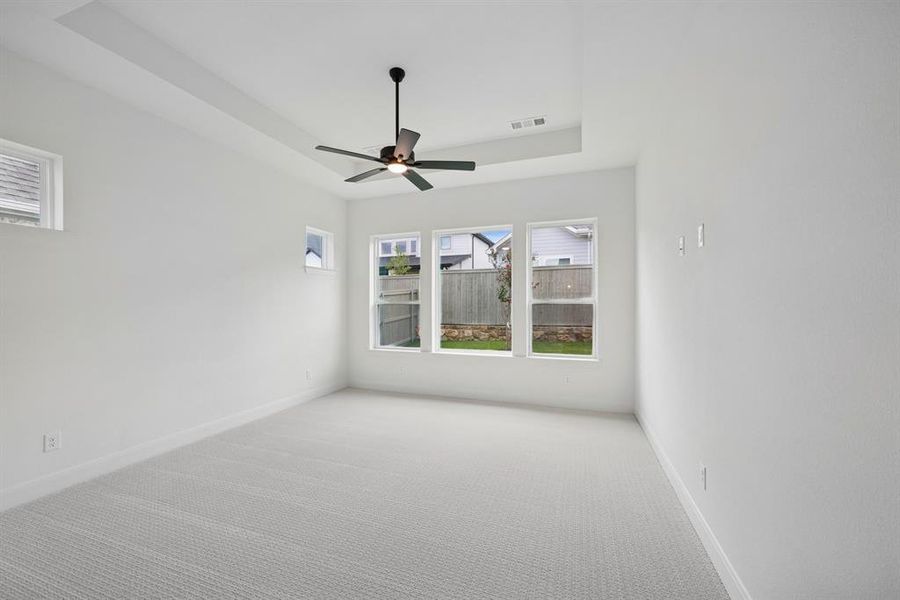 Spacious, unfurnished interior of a new home in Pecan Square - Gardens, Northlake (Image 18).