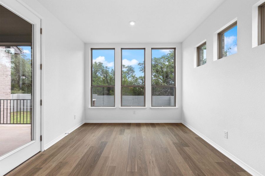 Casual Dining off of Kitchen Casual Dining off of Kitchen