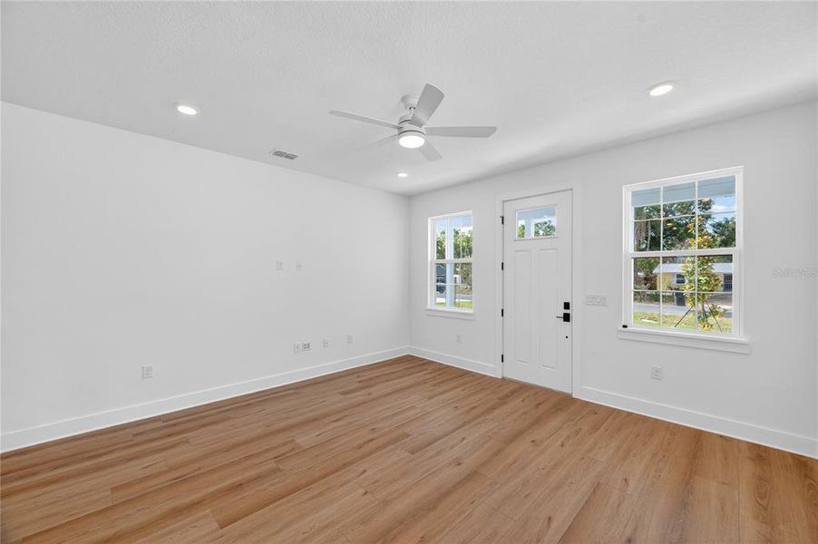 Spacious, unfurnished interior of a new home in , St. Petersburg (Image 46). Spacious, unfurnished interior of a new home in , St. Petersburg (Image 46).