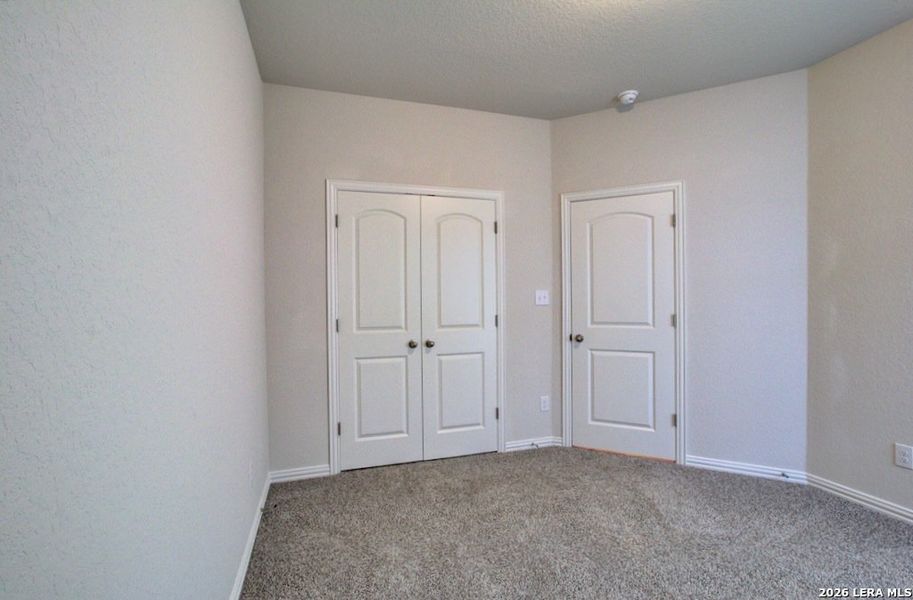 Spacious, unfurnished interior of a new home in Sunflower Ridge, New Braunfels (Image 18).