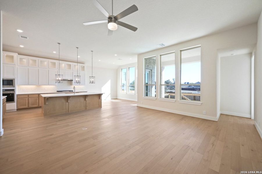 Spacious, unfurnished interior of a new home in Davis Ranch, San Antonio (Image 23).