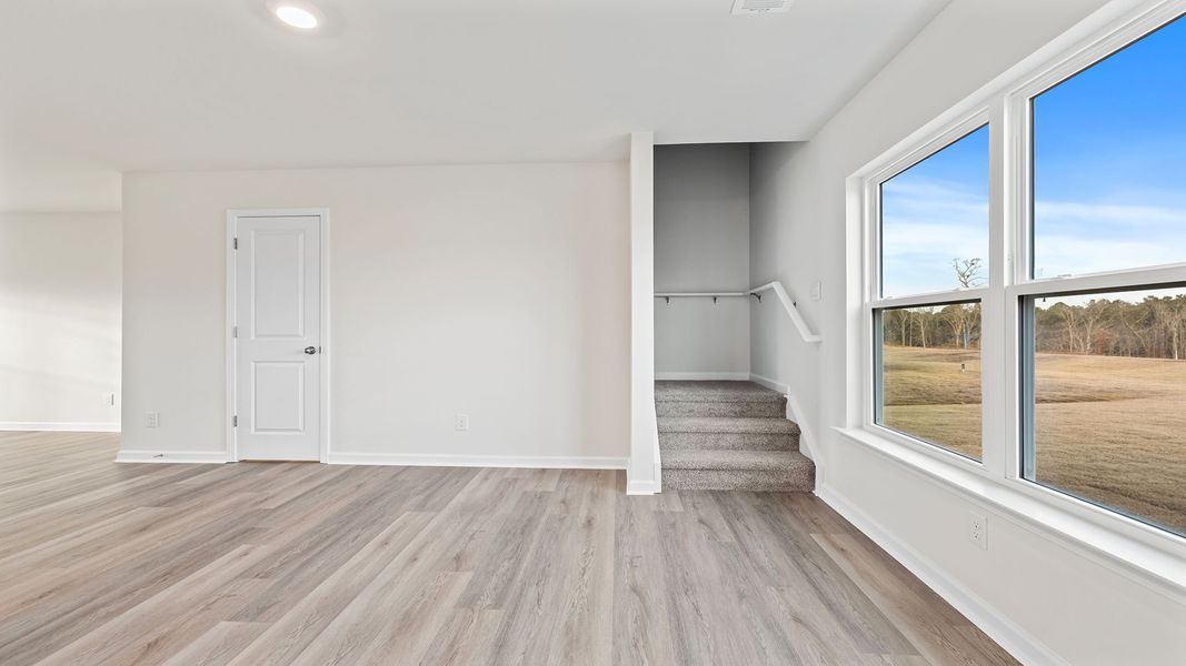 Spacious, unfurnished interior of a new home in Cedar Gap, Fountain Inn (Image 18).