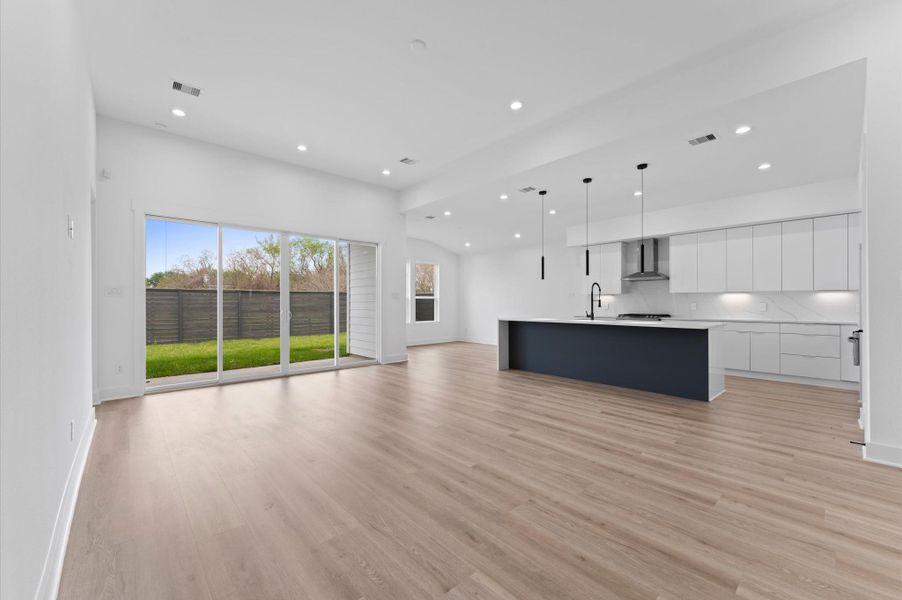 Spacious, unfurnished interior of a new home in , Missouri City (Image 18). Spacious, unfurnished interior of a new home in , Missouri City (Image 18).