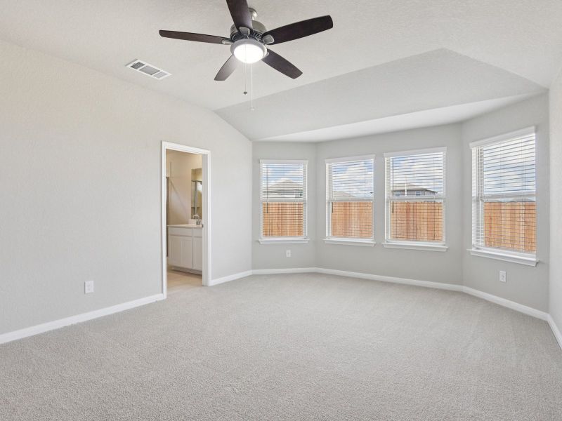 Spacious, unfurnished interior of a new home in Stetson Ridge, Marion (Image 22).