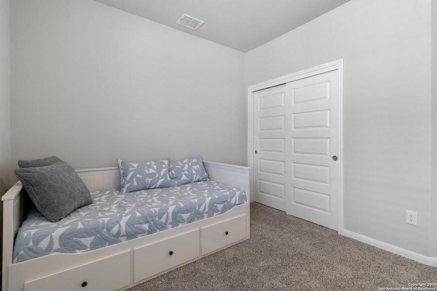 Furnished interior view inside a new home in Hannah Heights, Seguin (Image 11).