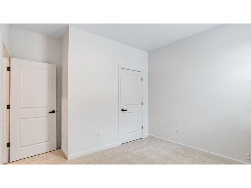 Spacious, unfurnished interior of a new home in Hansen Farm, Fort Collins (Image 12).