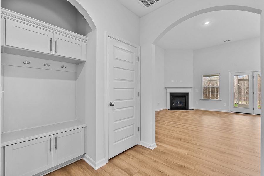 Spacious, unfurnished interior of a new home in Brayden, Advance (Image 14).