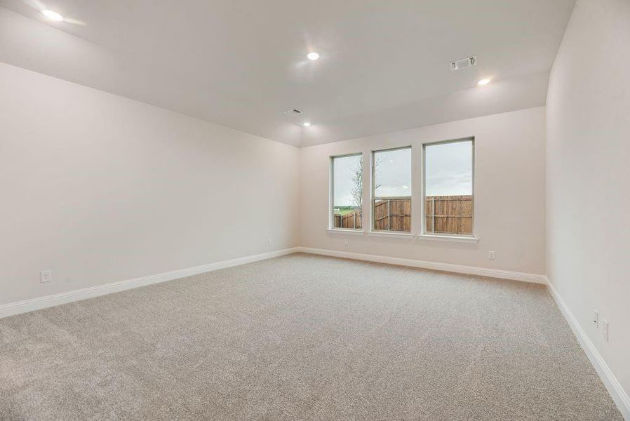 Spacious, unfurnished interior of a new home in Sutton Fields, Celina (Image 32).