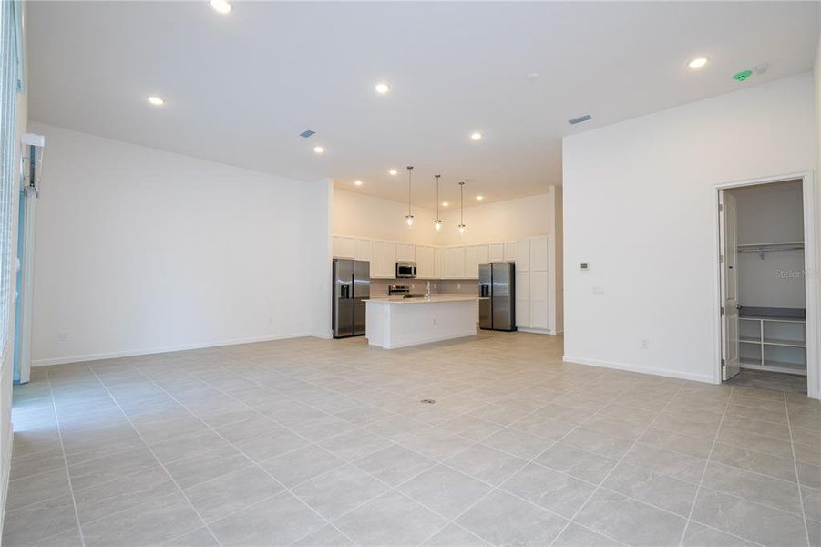 Spacious, unfurnished interior of a new home in , Orlando (Image 64).