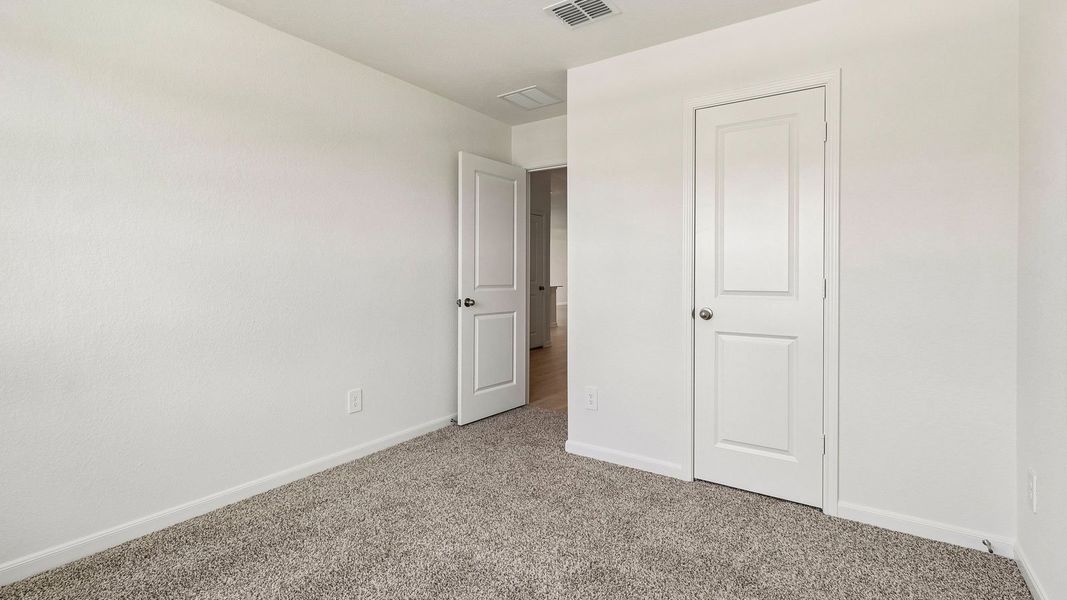 Spacious, unfurnished interior of a new home in Briarwood, Elgin (Image 28).