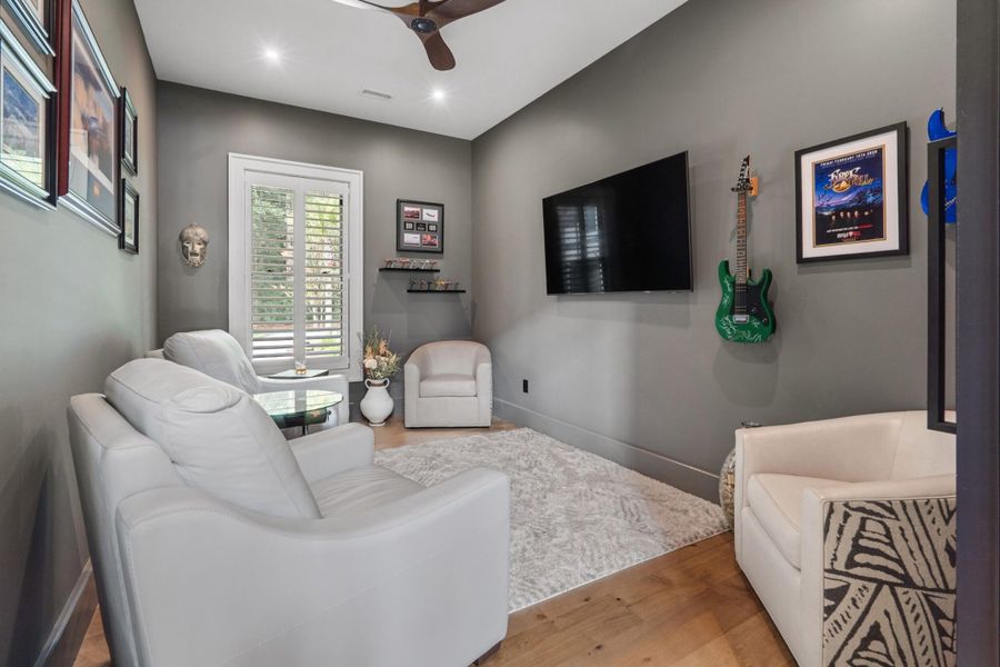 Furnished interior view inside a new home in , Beaufort (Image 35).