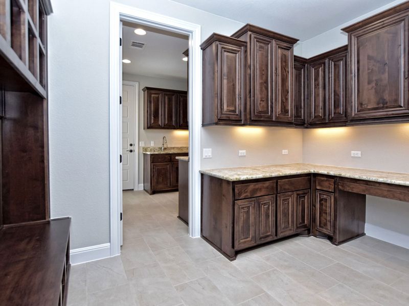 Representative furnished interior of a home built from the Avalon by Giddens Homes in Scofield Farms Estates, Georgetown (Image 114).