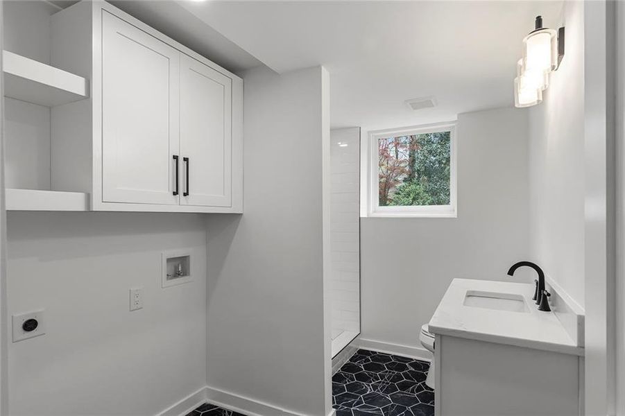 Furnished interior view inside a new home in , Atlanta (Image 49).