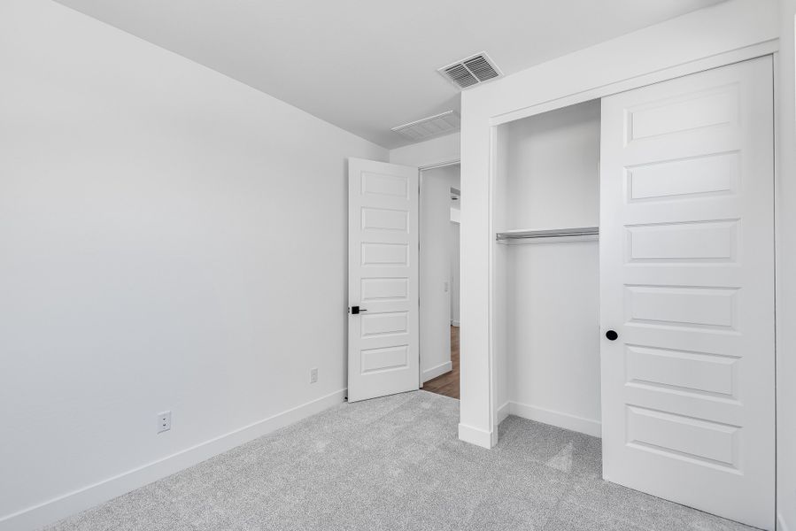 Spacious, unfurnished interior of a new home in Estrella, Goodyear (Image 23).