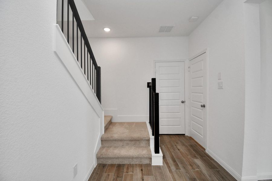 Spacious, unfurnished interior of a new home in Elyson, Katy (Image 25).