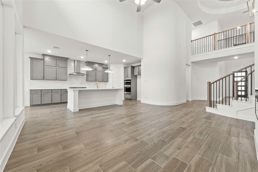 Representative image. Features, specifications, selections and colors may vary.