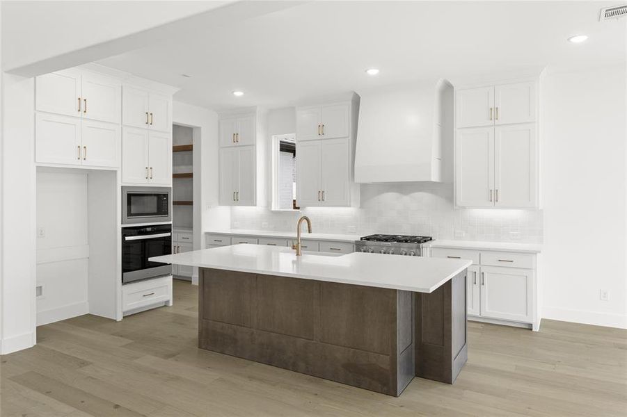 4013 Linear  Kitchen 2