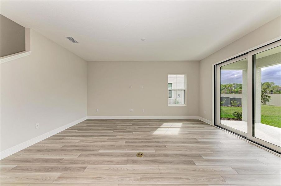 Spacious, unfurnished interior of a new home in Crosswind Ranch, Parrish (Image 24).