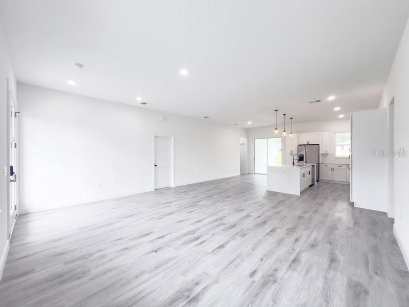 Spacious, unfurnished interior of a new home in , Ocala (Image 15).