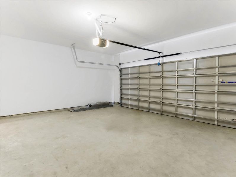 Spacious, unfurnished interior of a new home in , Angleton (Image 10). Spacious, unfurnished interior of a new home in , Angleton (Image 10).