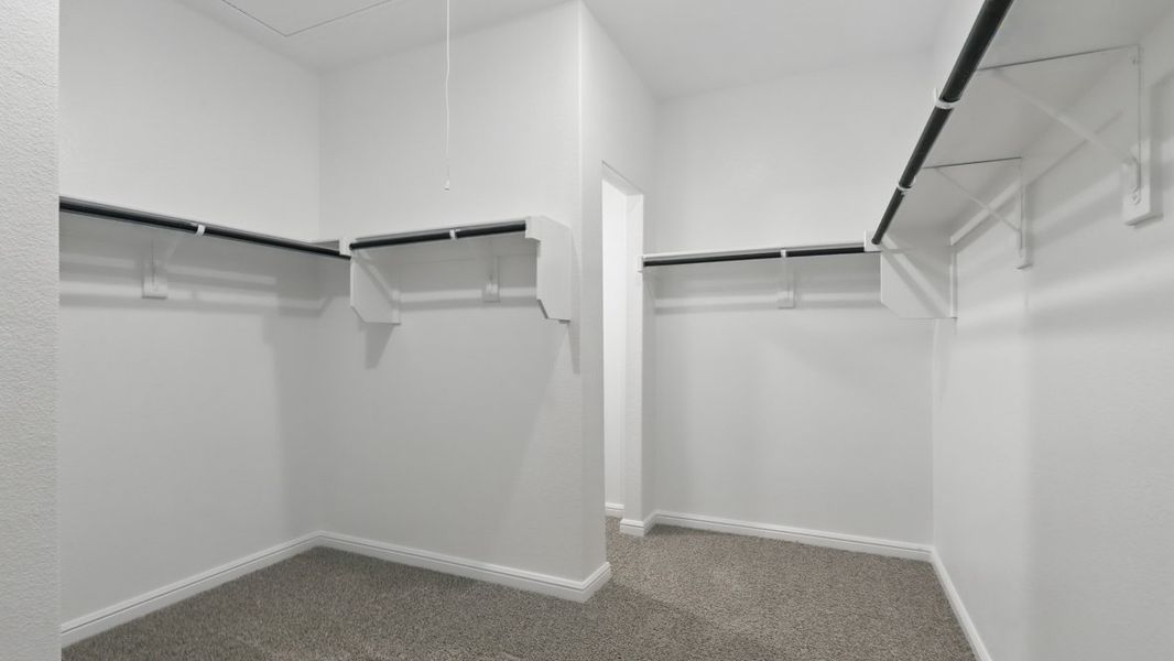 Spacious, unfurnished interior of a new home in The Canyons, Keene (Image 27).