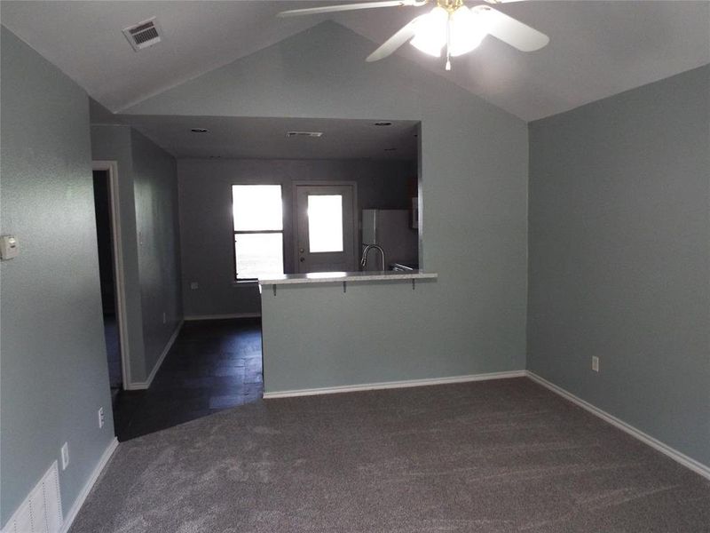 Spacious, unfurnished interior of a new home in , Gun Barrel City (Image 7).