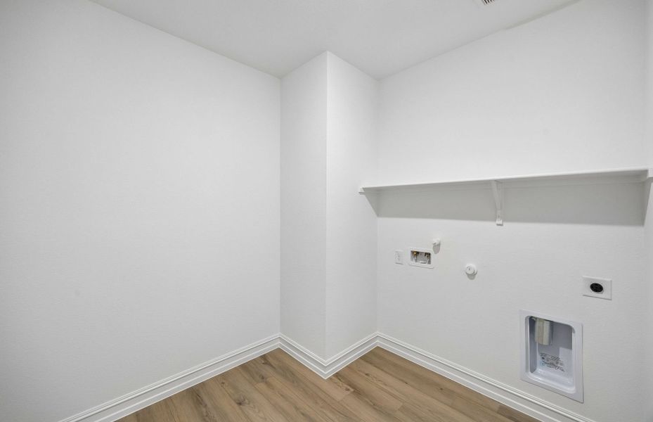Spacious, unfurnished interior of a new home in Wilson Creek Meadows, Celina (Image 26).