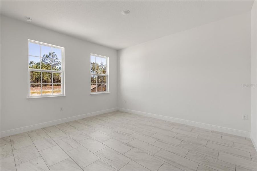 Spacious, unfurnished interior of a new home in , Citrus Springs (Image 27).