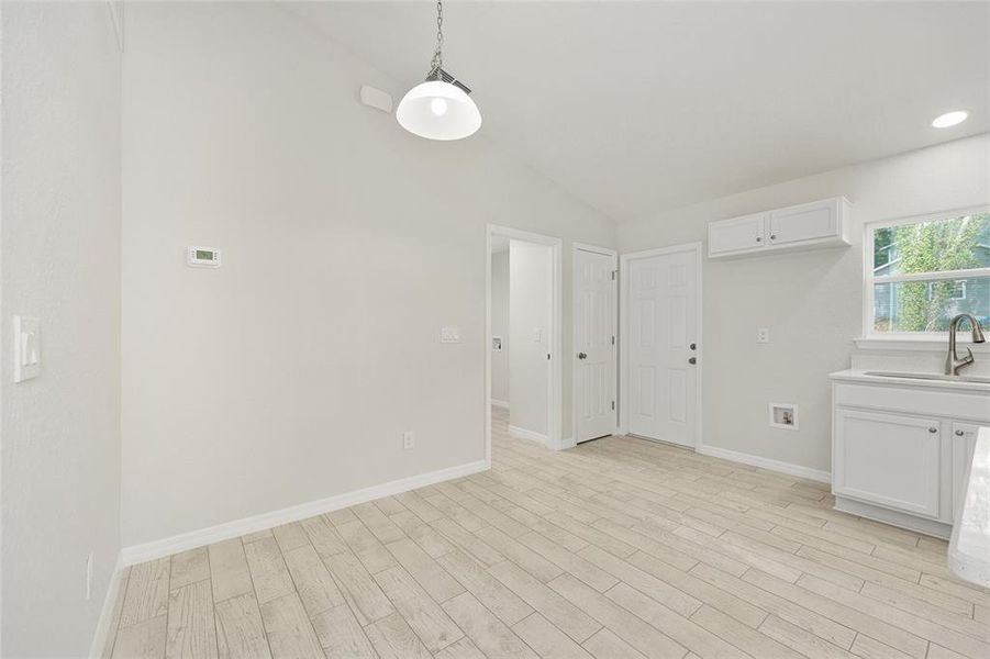 Spacious, unfurnished interior of a new home in , Ocala (Image 12).