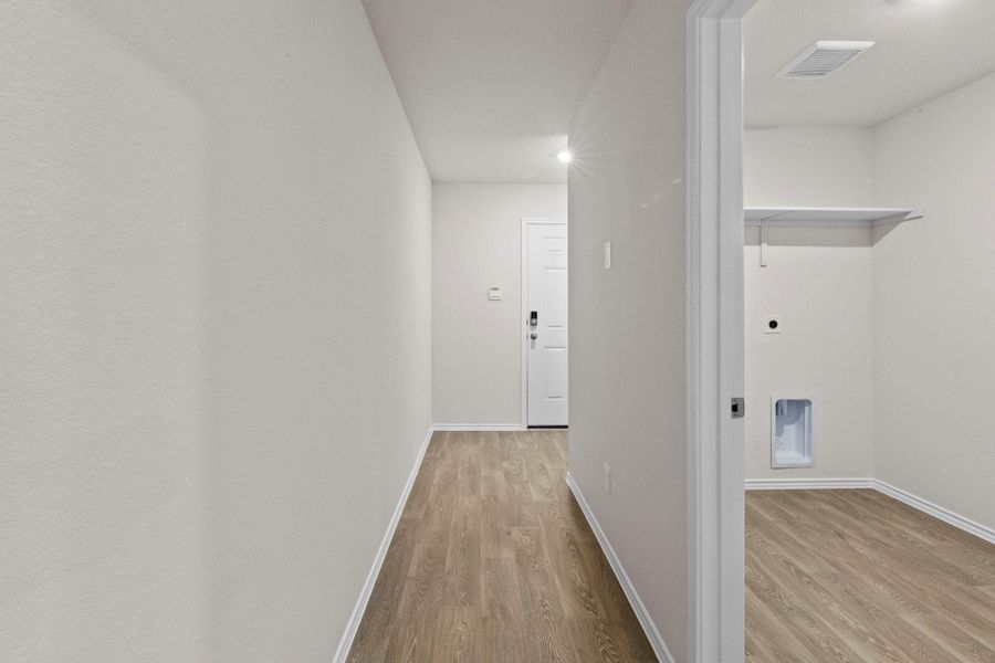 Spacious, unfurnished interior of a new home in Sunset Oaks, Maxwell (Image 21).