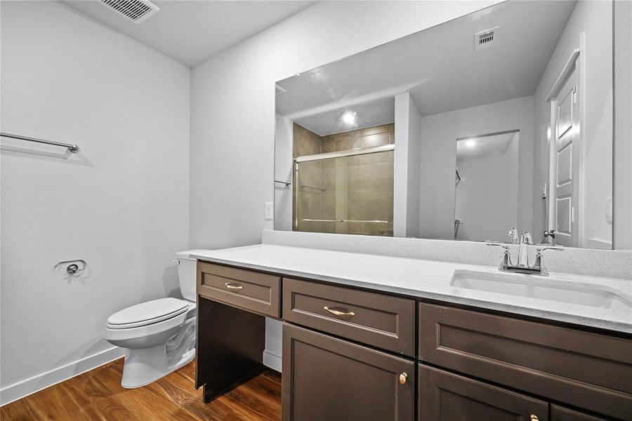 Furnished interior view inside a new home in Santa Fe, Cleveland (Image 6).