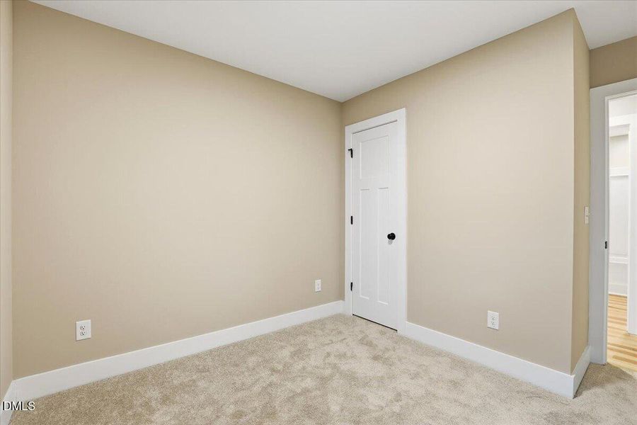 33-402 W James St-33 33-402 W James St-33