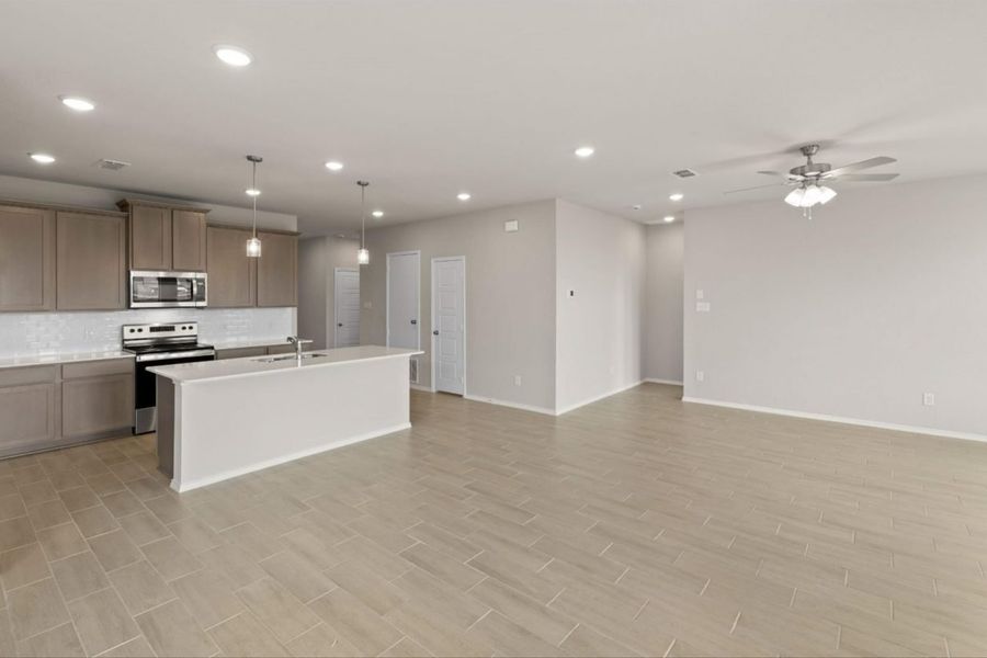 Representative unfurnished interior of a home built from the Basswood II Colony At Pinehurst Signature by Brohn Homes in Colony at Pinehurst, Pinehurst (Image 11).