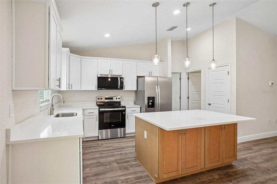 Furnished interior view inside a new home in , Dunnellon (Image 15).
