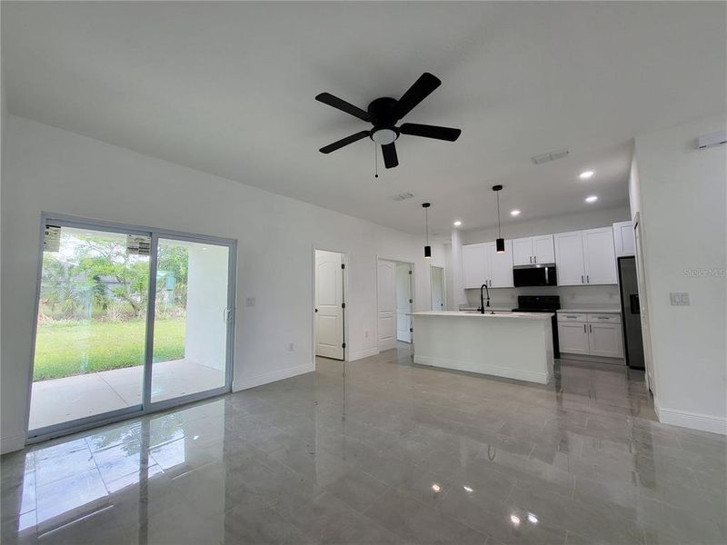 Spacious, unfurnished interior of a new home in , Palm Bay (Image 17).