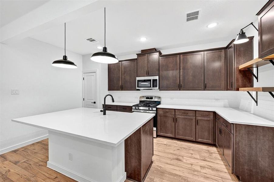 Furnished interior view inside a new home in Caldwell Lakes, Dallas (Image 15).