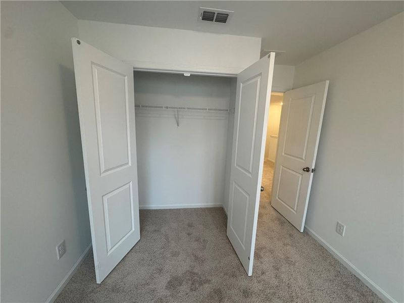 Spacious, unfurnished interior of a new home in Laurelwood, Douglasville (Image 19).