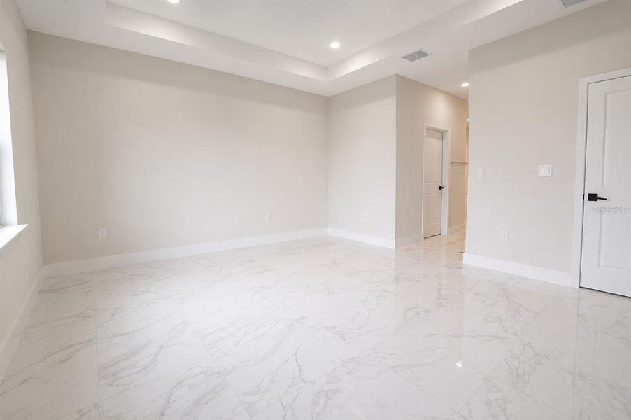 Spacious, unfurnished interior of a new home in Ocala Waterway / Kingsland Country Estates, Ocala (Image 23). Spacious, unfurnished interior of a new home in Ocala Waterway / Kingsland Country Estates, Ocala (Image 23).