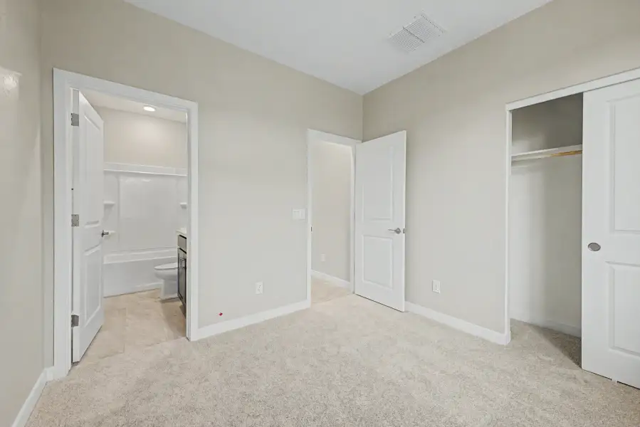 Spacious, unfurnished interior of a new home in Mira Vista at Victory, Buckeye (Image 4).