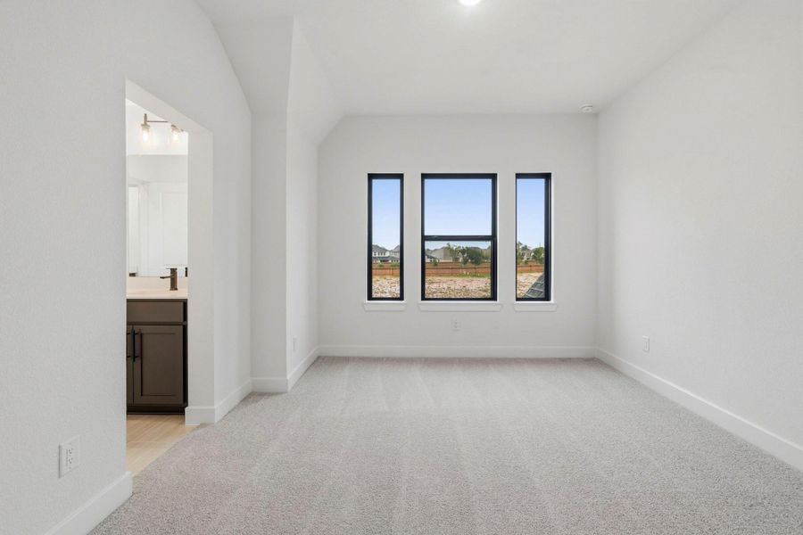 Spacious, unfurnished interior of a new home in Elyson, Katy (Image 27).