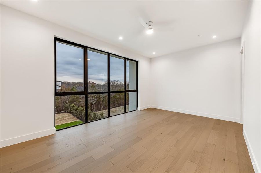 Spacious, unfurnished interior of a new home in , Heath (Image 21).