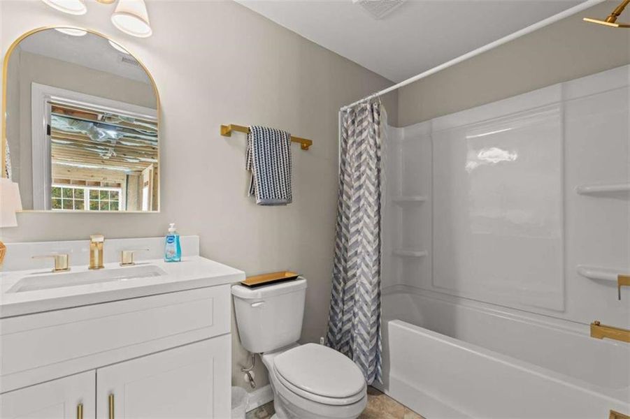 Furnished interior view inside a new home in , Carrollton (Image 19).