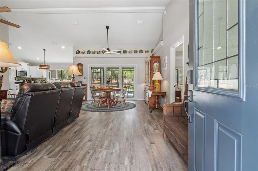 Furnished interior view inside a new home in , Dunnellon (Image 14).