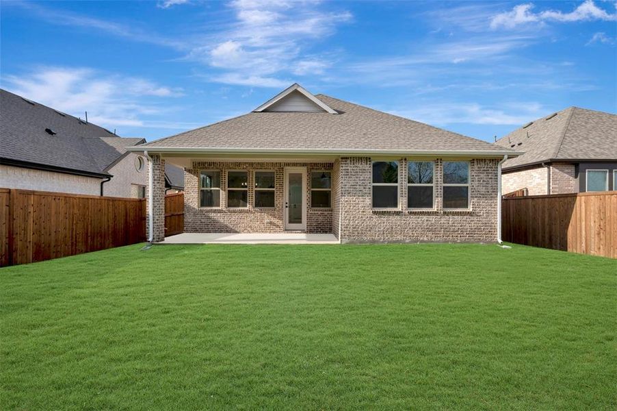 Exterior details and patio area of a home in Heritage Ranch, Sherman (Image 3).